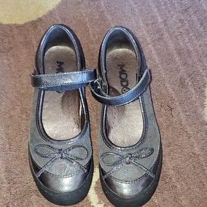 MOD8 kids shoes
